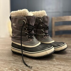 Sorel Women’s Winter Carnival Waterproof Boot, Size 6, Used Condition